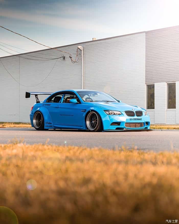 宽体改装大尾翼宝马m3