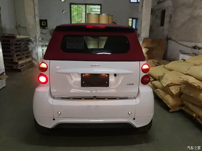 【图】451尾灯是不是右下边的是不是只是倒车才亮,_smart论坛_汽车之