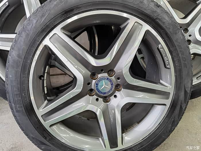 出r400原车amg轮毂20寸