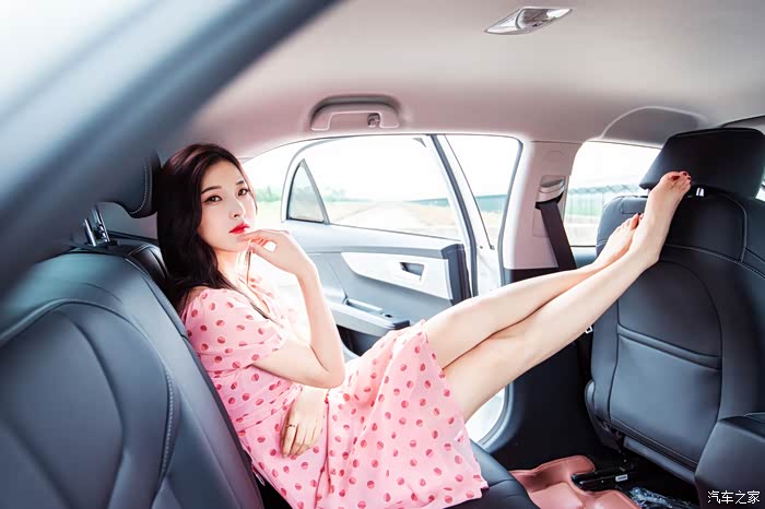 穿越古今追忆往事与学霸女神驾驭爱车比亚迪秦畅游老广圣地