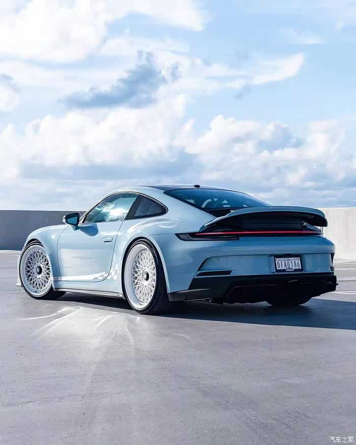 【图】浅蓝的保时捷911 gt3 touring,帅呆了_保时捷911论坛_汽车之家