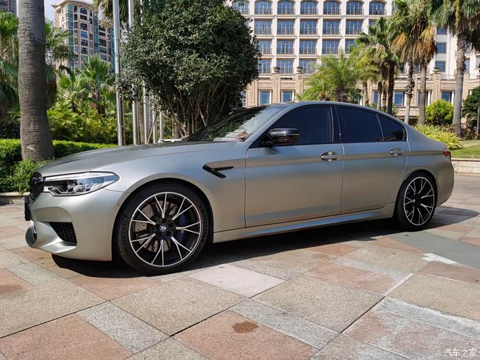 【图】m5c雷霆版升级新款熏黑尾灯展示_宝马m系论坛_汽车之家论坛