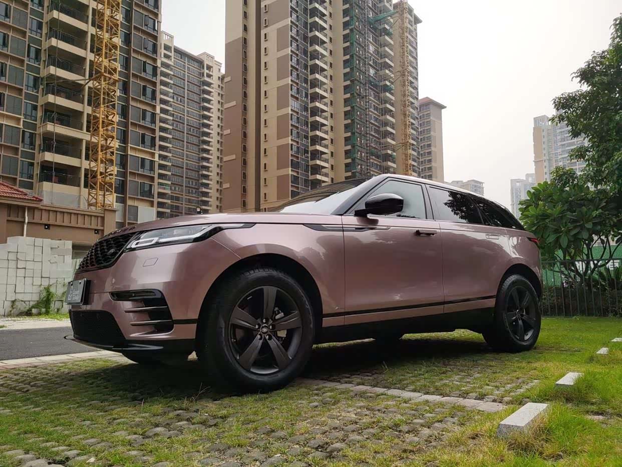 冰莓粉颜色的路虎独一无二