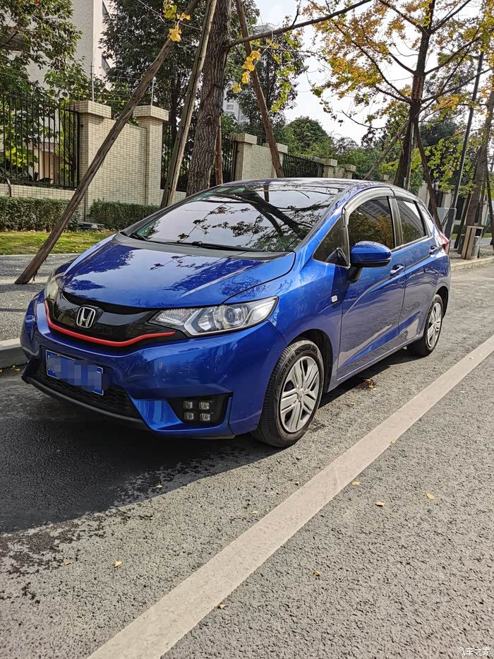 成都16年蓝色飞度出售15自动