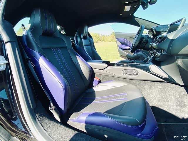 带你走进2020款阿斯顿马丁跑车内部出色和精致的内饰