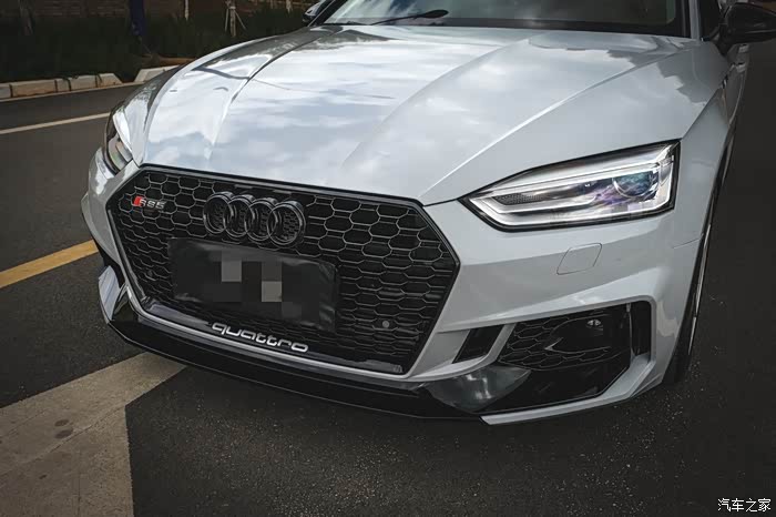 内敛低调昆明奥迪a5火山灰改色膜和rs5前脸简改案例