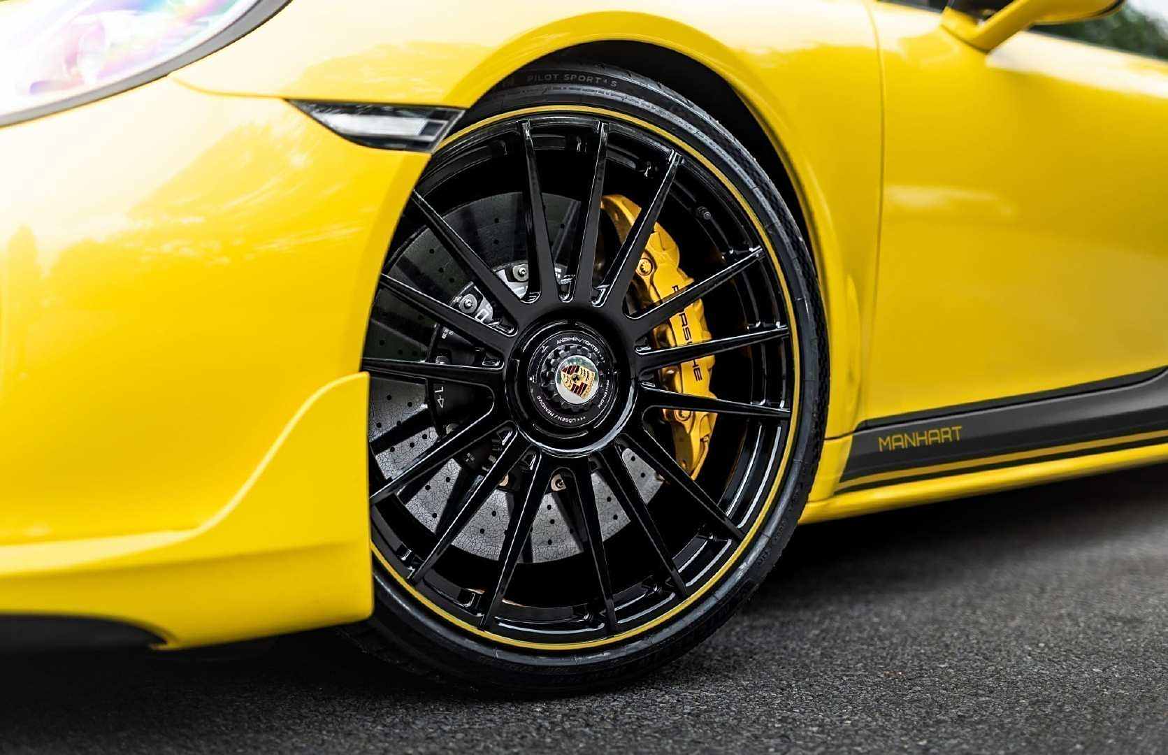 升級後911.2 的turbo s,3.8升6缸發動機.