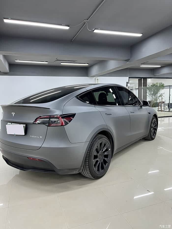 特斯拉魔豆y四驱长续航