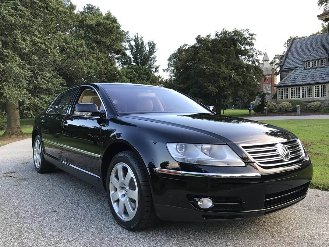 大众辉腾6.0w12真是一款低调到家里的车,它不是帕萨特