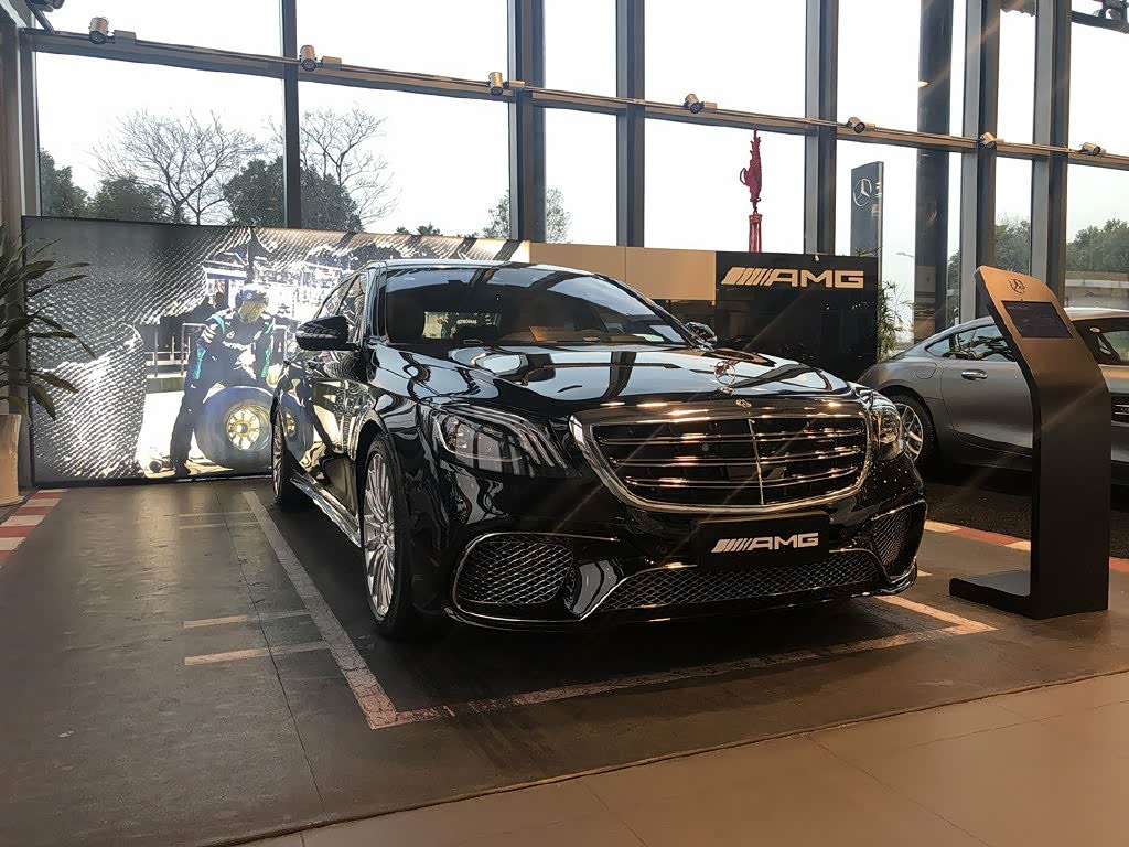 奔驰s65lamgv12豪华旗舰轿车