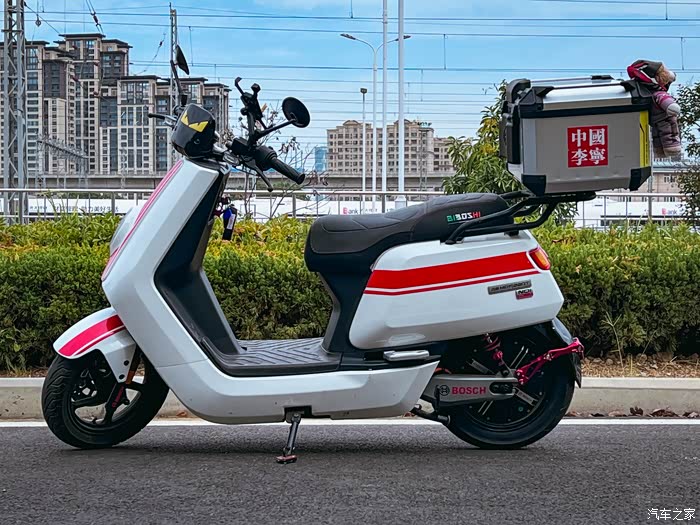 【图】小牛nqi pro 骑行8000公里,换装倍耐力轮胎,竟然废了这么大劲?