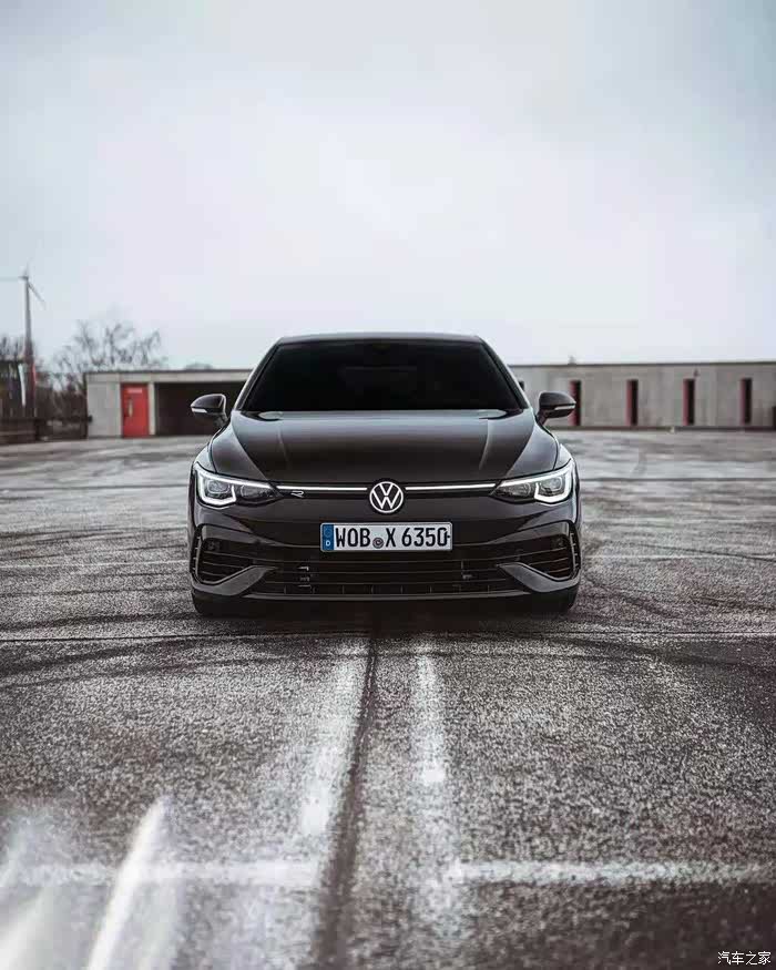 黑武士mk8golfr一抹r的蓝色起到画龙点睛的效果