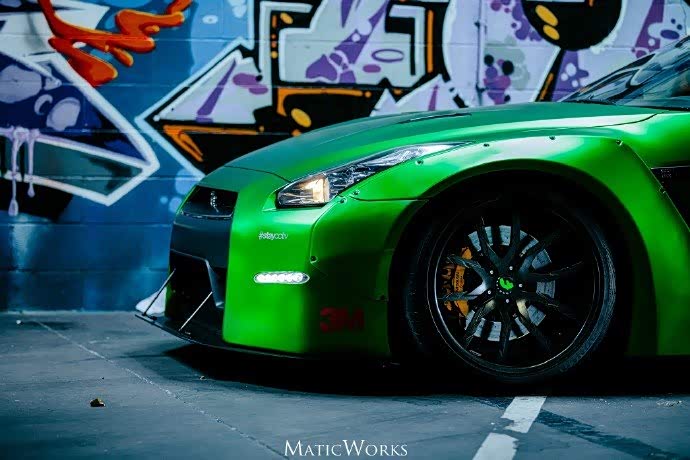 绿色宽体战神gtr,霸气外漏!