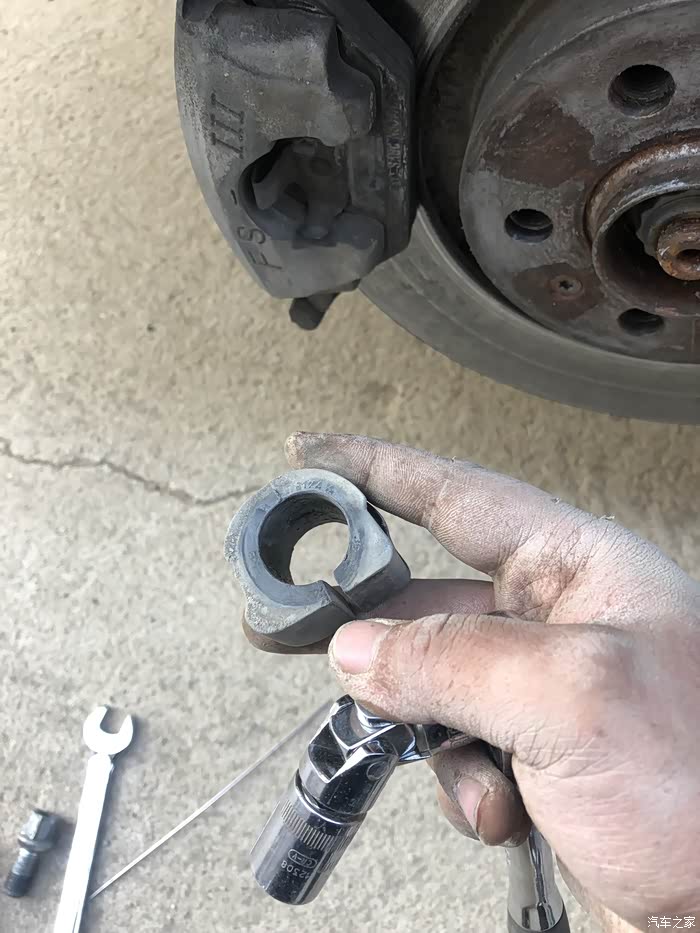 闲来无事把平衡杆胶套换了