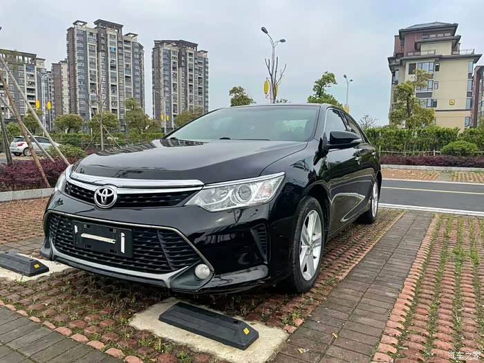 丰田凯美瑞20s运动版运动不失庄重