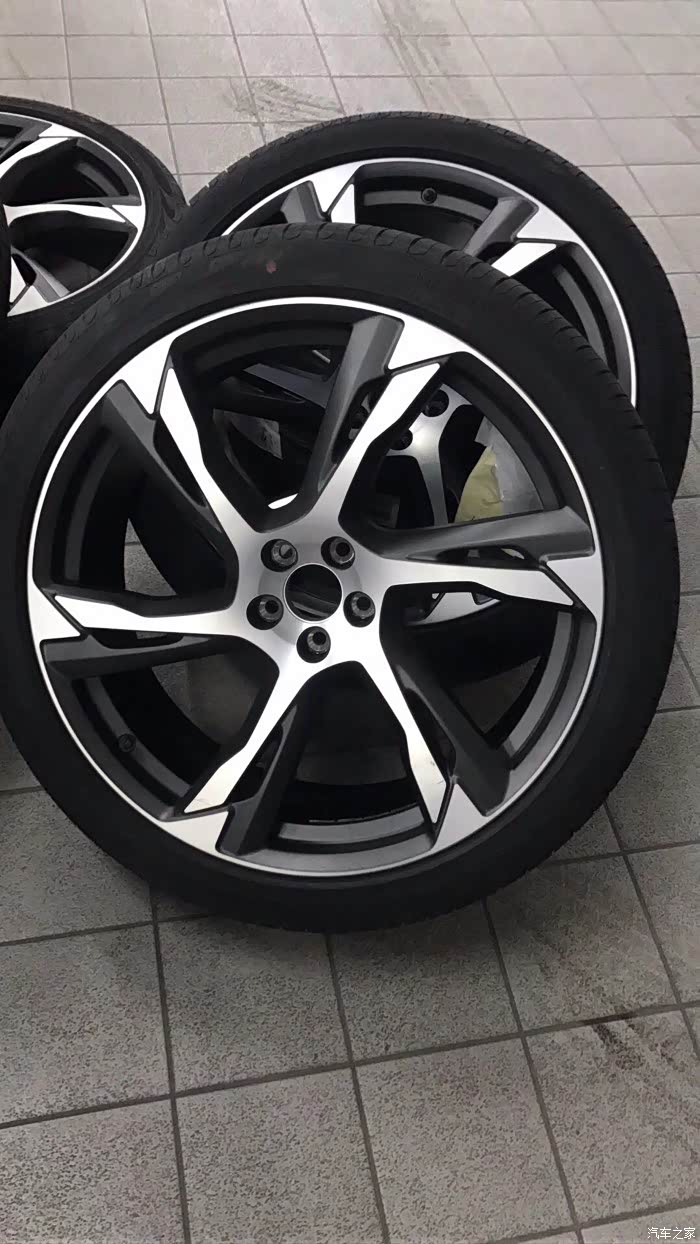 【图】这款轮毂22寸 雷神之锤的还是很棒的_沃尔沃xc90论坛_汽车之家