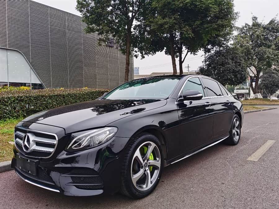 立标的奔驰e好看呢还是大标的好看呢?