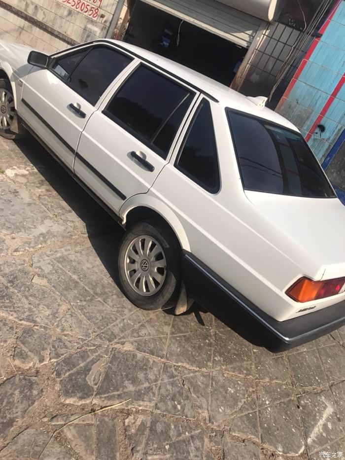 我的爱车之白色桑塔纳