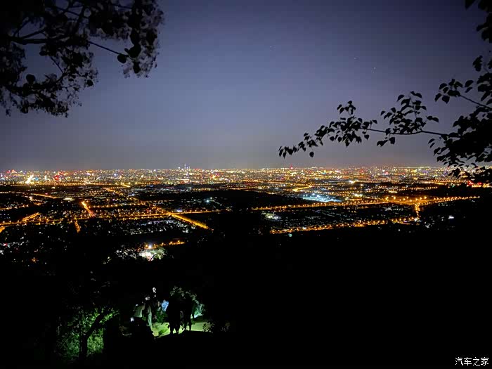 难得的好天气登顶鬼笑石俯瞰北京夜景