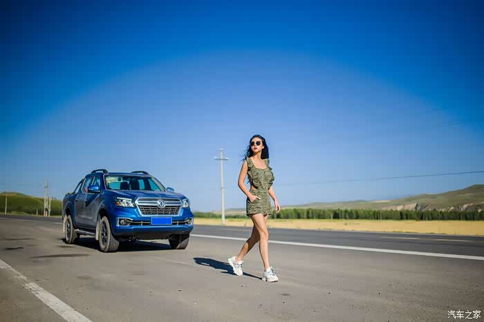 女神驾郑州日产锐骐6手动皮卡带你打卡新疆网红公路