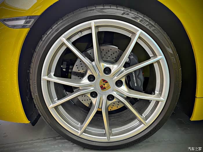 保时捷卡钳改色完毕好的