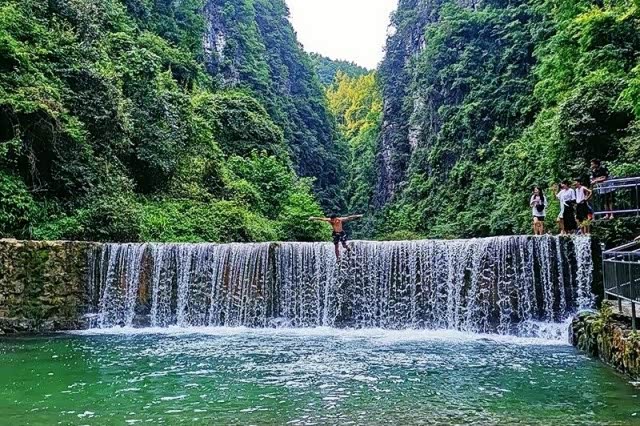 坐落于贵州凤岗的万佛峡谷