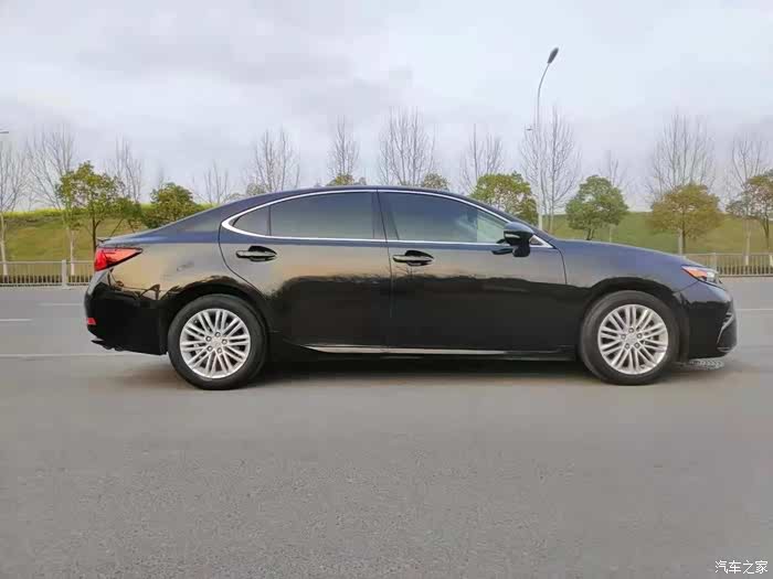 雷克萨斯es2017款