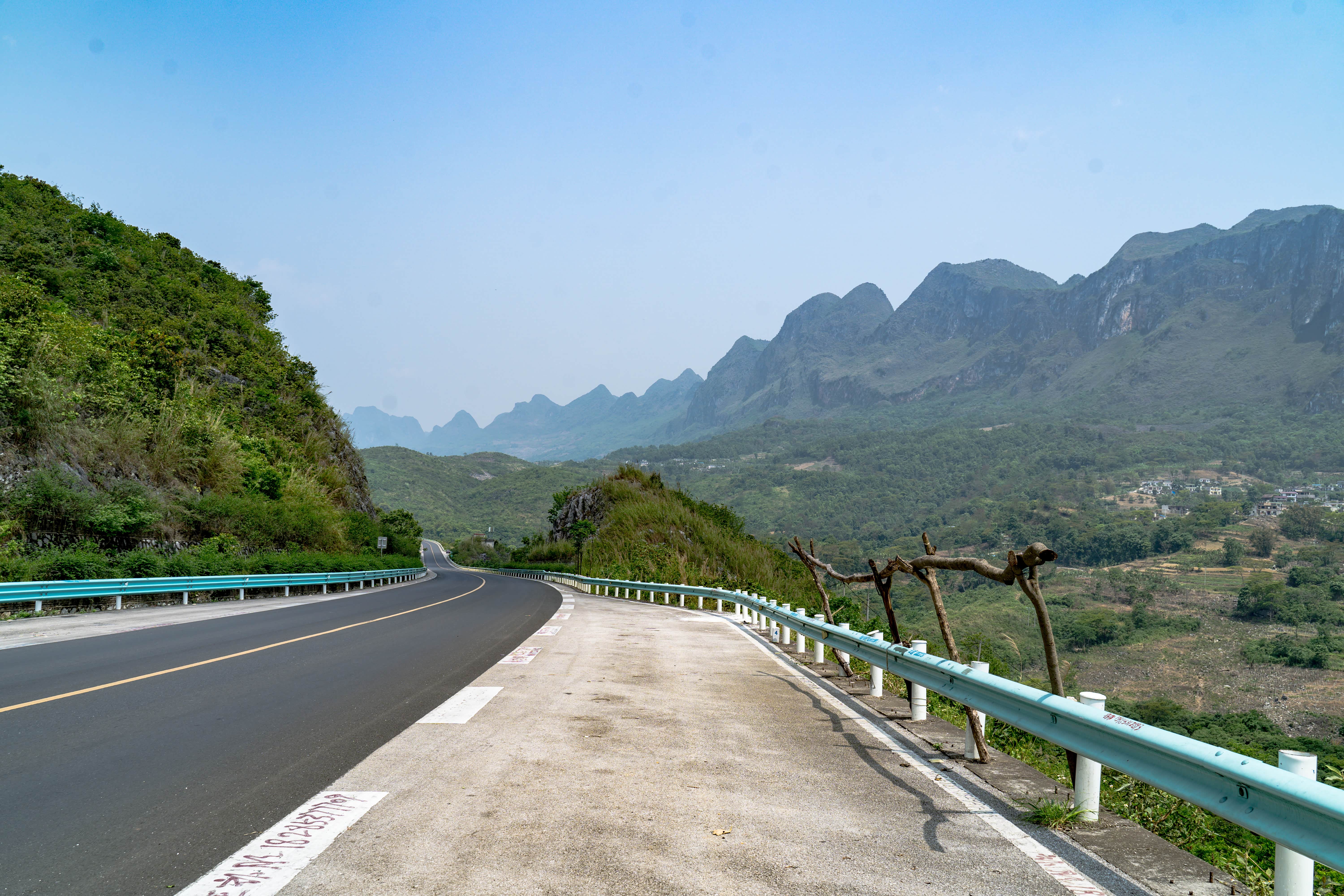 非常春天非常之旅(五):多彩贵州行之瑰丽黔西南(万峰林)