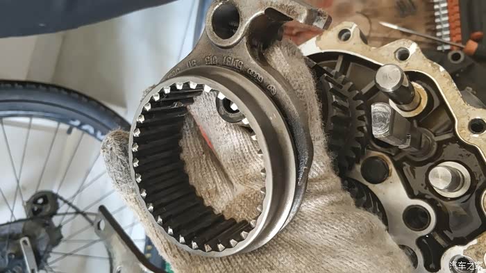 志俊变速箱拆解