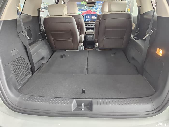 新车大征集静态体验2022款宋maxdmi六座行政版