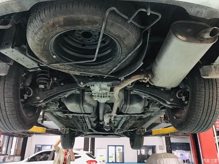 欧蓝德底盘上的扰流板