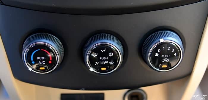 五菱宏光s1冬天了,暖气在哪里开的