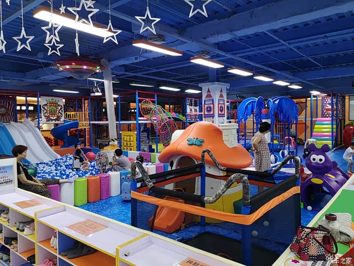 儿童游乐中心走起