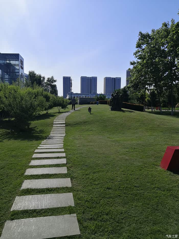 驾驶爱车五一假期游览西安新寺遗址公园!