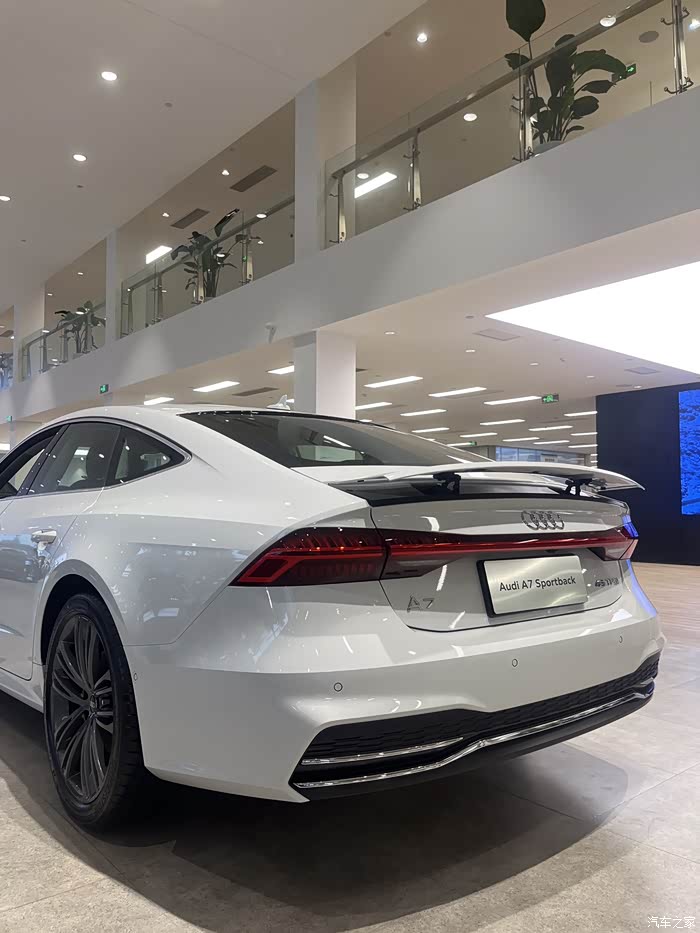 奥迪a7说句最美轿跑没人反驳吧