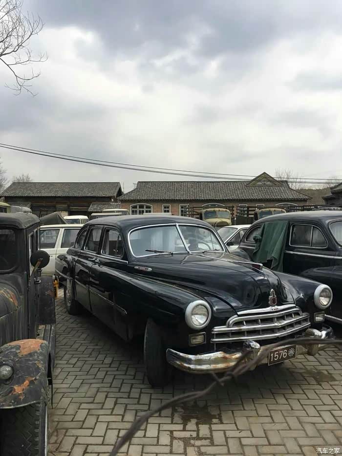 ***棋盘山关东影视城里的车,全能开的.