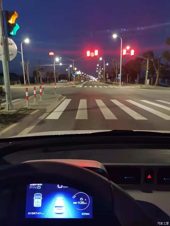 晚上驾驶没问题没有什么缺点.