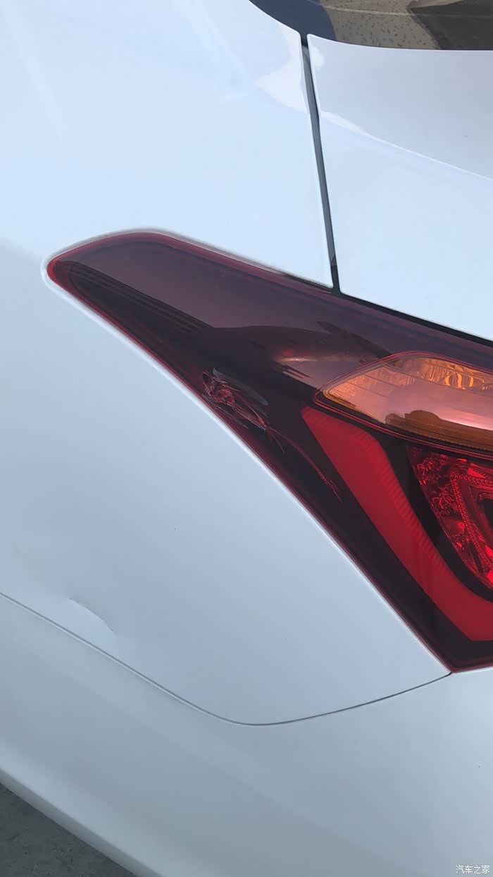 17款名图尾灯坏了,可以换壳吗