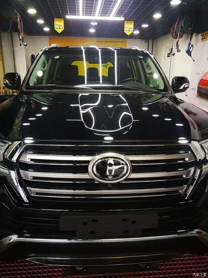 2018款兰德酷路泽黑色5700vxr