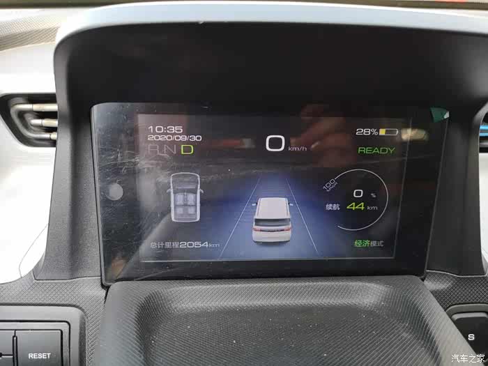 体验四座电动车-五菱宏光mini