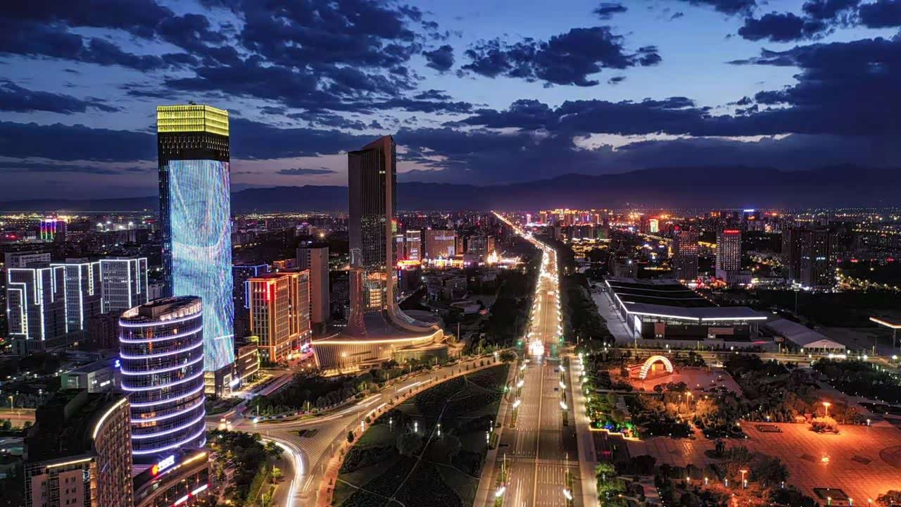 美丽的宁夏首府银川,夜景也非常漂亮.