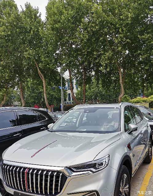 【图】提完黑色车身,在路上偶遇金色hs5,觉得金色也好好看_红旗hs5