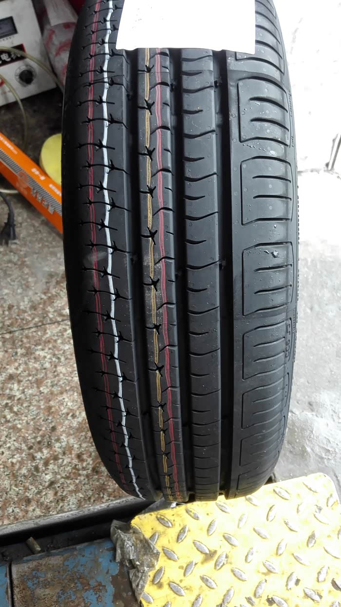 马牌cc6,不对称花纹赞,去年1月也换过2条,所以知道这牌子轮胎静音