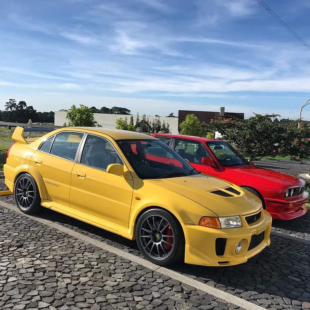 三菱evo 5 gsr黄色比较帅气.