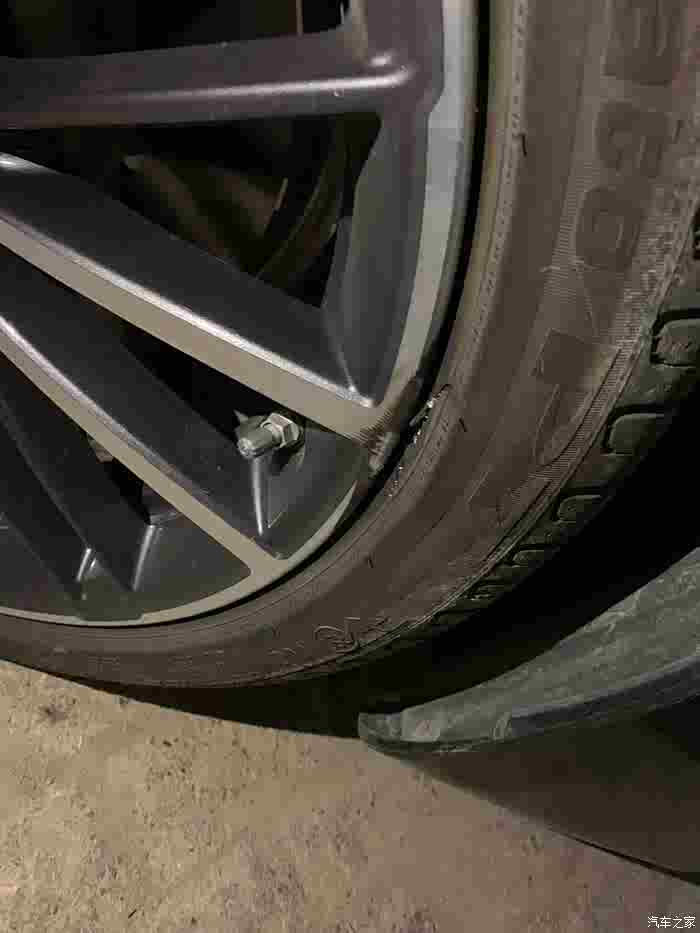 宝马530li2000公里防爆胎第一次爆胎