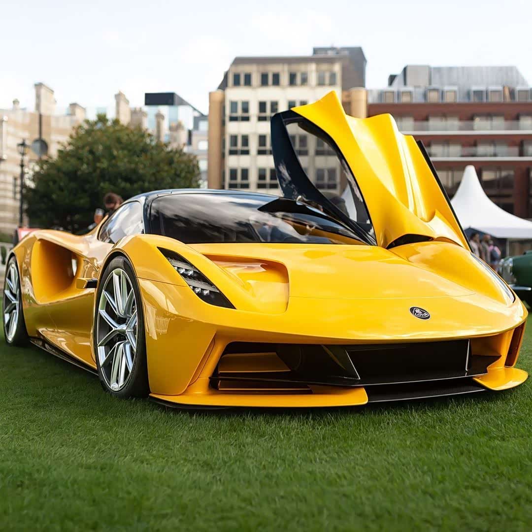 路特斯首款纯电动超跑lotus evija炫酷剪刀门,帅.