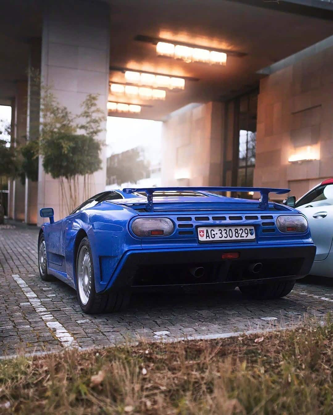 蓝色布加迪bugatti eb110 gt.