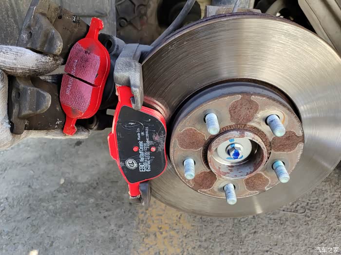 福克斯更换ebc红皮前刹车片
