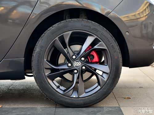 【图】求人帮忙看看车子左后轮胎叶子板有个白色的板_威朗论坛_汽车之