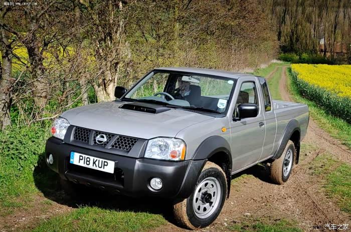 海外版日产np300